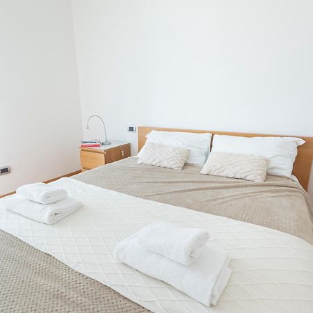 Luxury Apartment - Cesare Battisti 26A San Donato Milanese Buitenkant foto