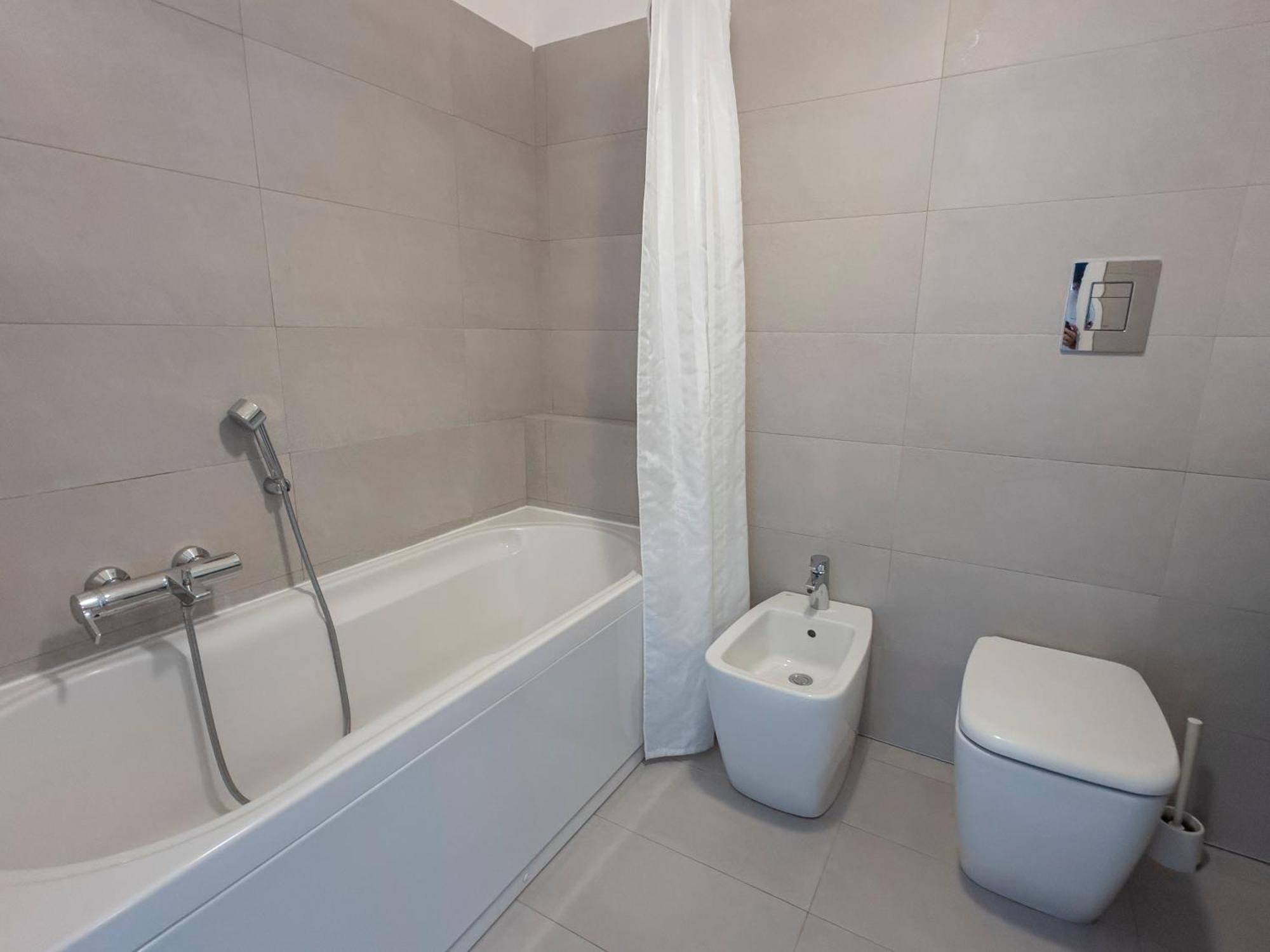 Luxury Apartment - Cesare Battisti 26A San Donato Milanese Buitenkant foto